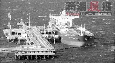 俄特种部队从海盗手中夺回中石化原油油轮