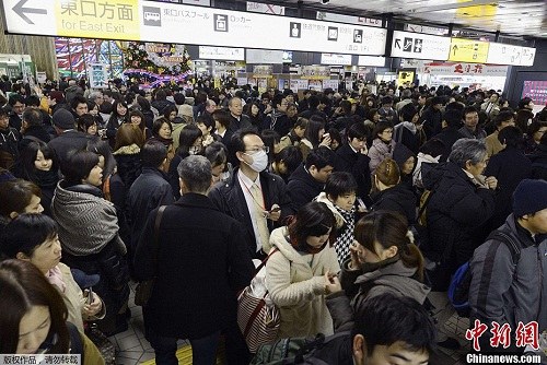 日本东北部发生7.3级地震一名2岁幼儿受伤