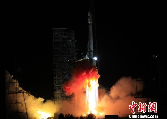 中国成功发射第14、15颗北斗导航卫星