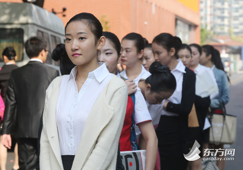 东航2015空姐招聘现场美女云集