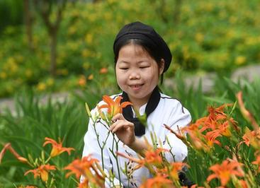 （图片故事）（1）让梦想开花的“地贫”女孩